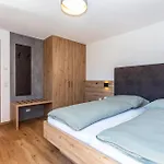 Obermuehlhof 아파트 *